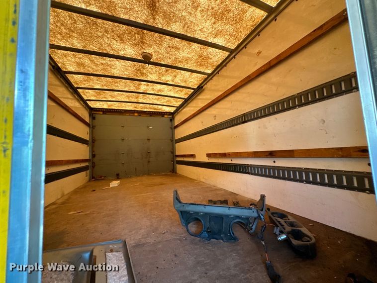 image for item EJ7083 1999 GMC 3500 box truck