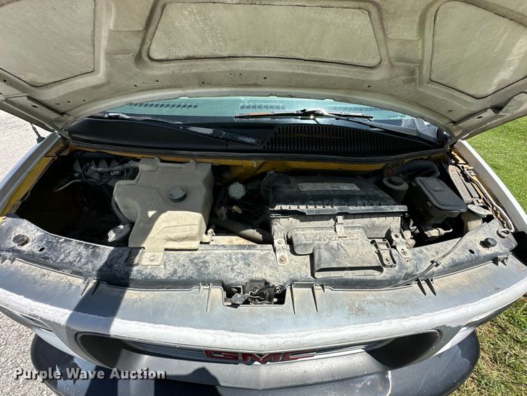 image for item EJ7083 1999 GMC 3500 box truck