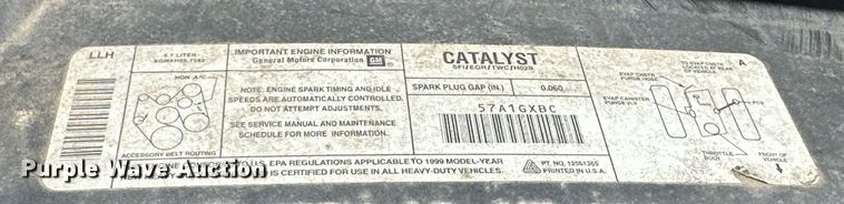 image for item EJ7083 1999 GMC 3500 box truck