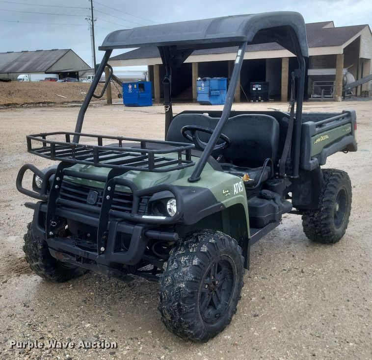 image for item EJ7981 2016 John Deere Gator 825 utility vehicle