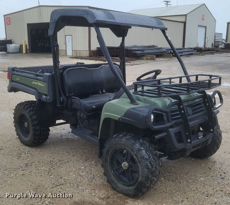 image for item EJ7981 2016 John Deere Gator 825 utility vehicle