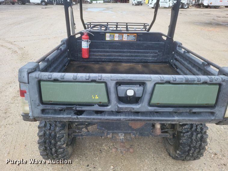 image for item EJ7981 2016 John Deere Gator 825 utility vehicle