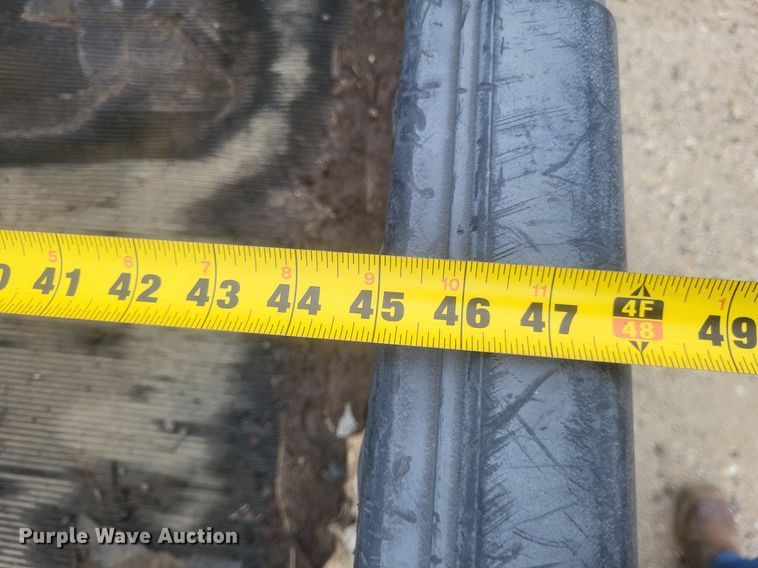 image for item EJ7981 2016 John Deere Gator 825 utility vehicle