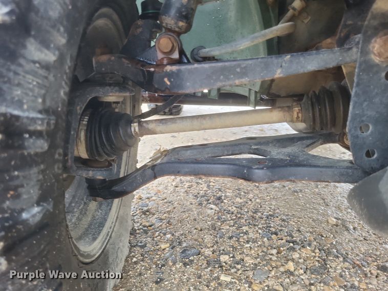 image for item EJ7981 2016 John Deere Gator 825 utility vehicle