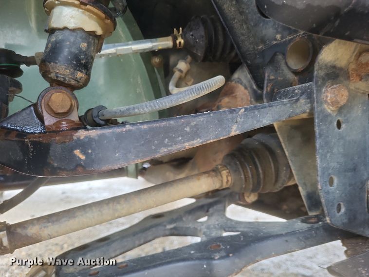 image for item EJ7981 2016 John Deere Gator 825 utility vehicle