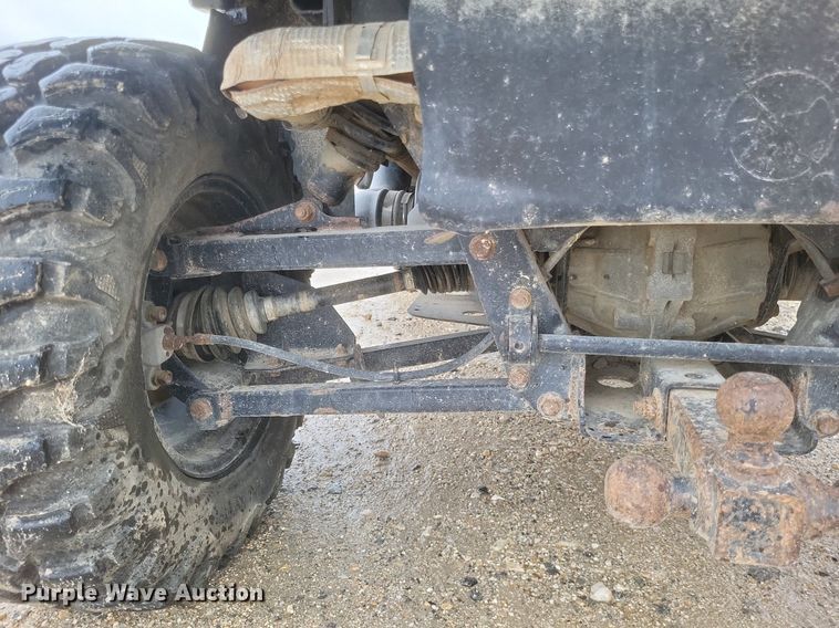 image for item EJ7981 2016 John Deere Gator 825 utility vehicle