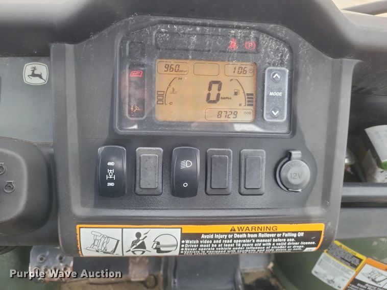 image for item EJ7981 2016 John Deere Gator 825 utility vehicle