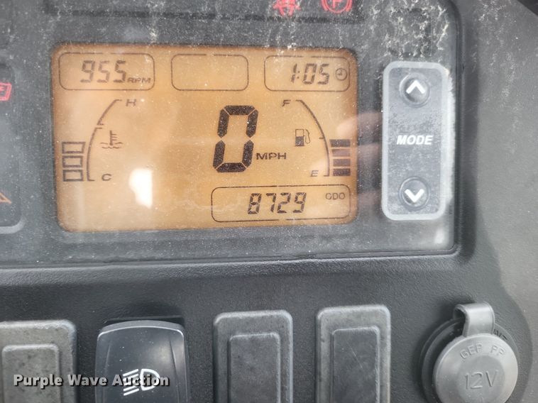 image for item EJ7981 2016 John Deere Gator 825 utility vehicle