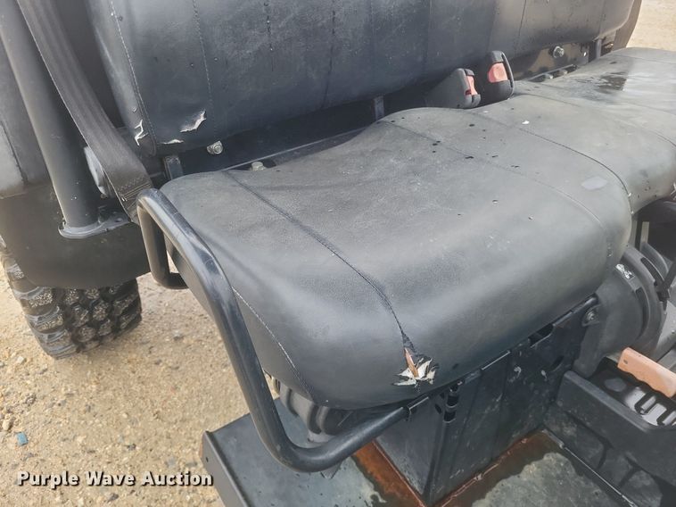 image for item EJ7981 2016 John Deere Gator 825 utility vehicle