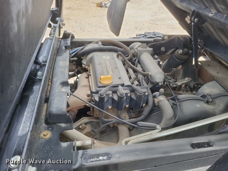 image for item EJ7981 2016 John Deere Gator 825 utility vehicle