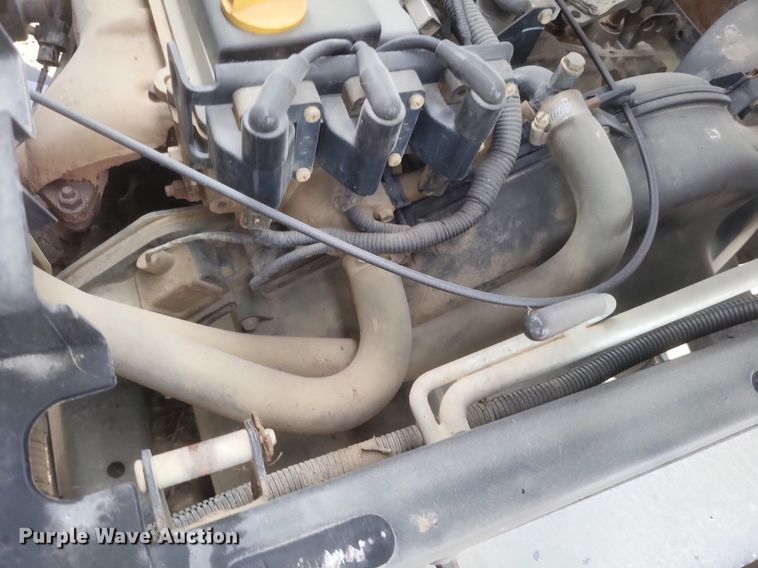 image for item EJ7981 2016 John Deere Gator 825 utility vehicle