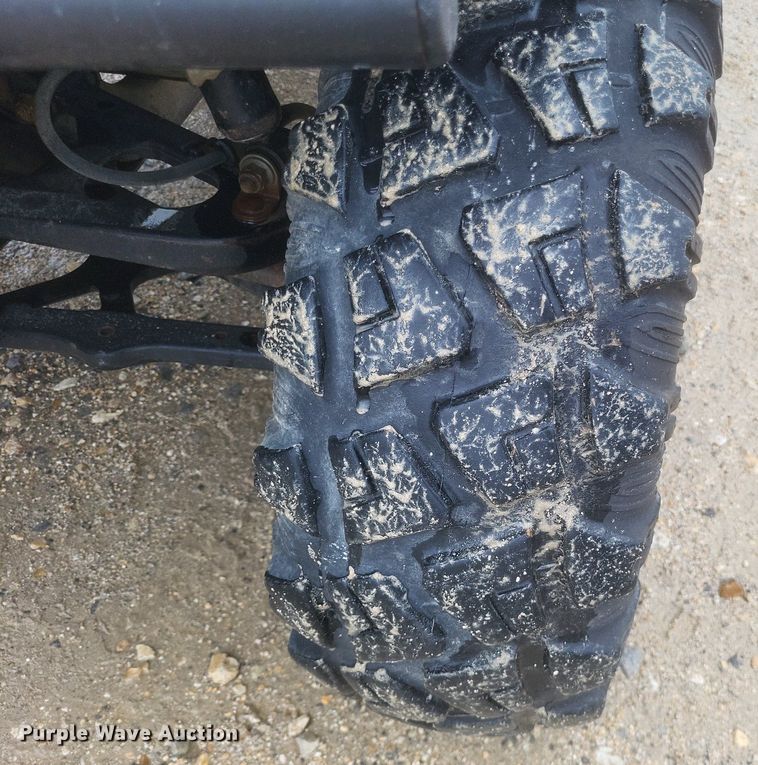 image for item EJ7981 2016 John Deere Gator 825 utility vehicle