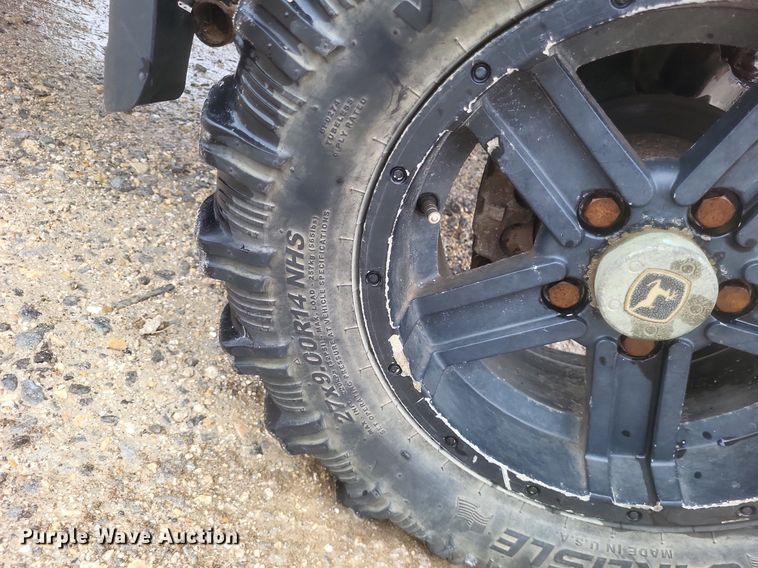 image for item EJ7981 2016 John Deere Gator 825 utility vehicle