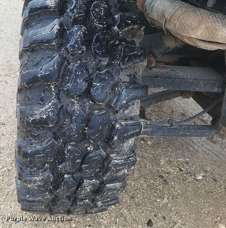 image for item EJ7981 2016 John Deere Gator 825 utility vehicle