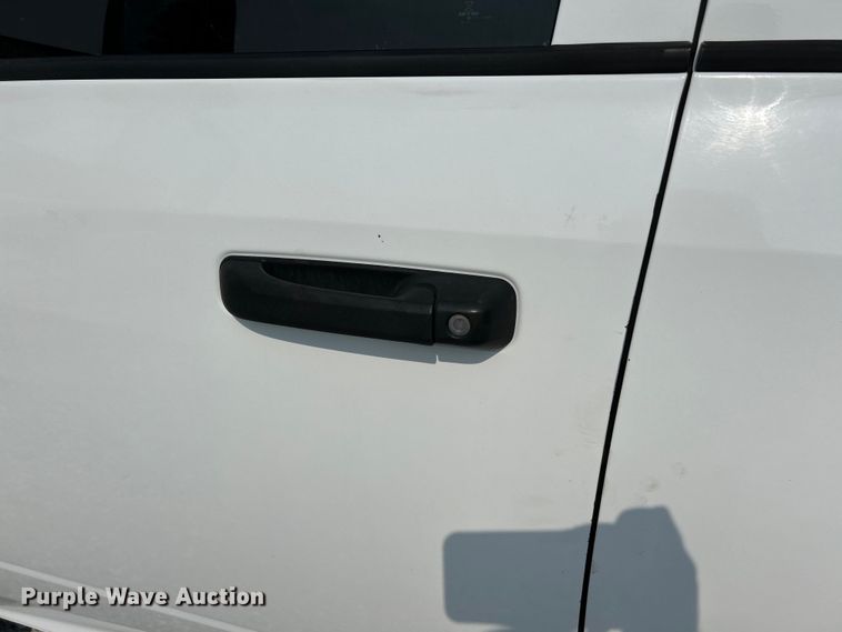 image for item EK3007 2014 Dodge  Ram 5500HD Crew Cab flatbed truck