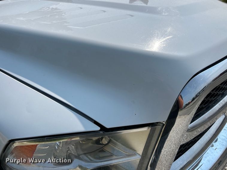 image for item EK3007 2014 Dodge  Ram 5500HD Crew Cab flatbed truck