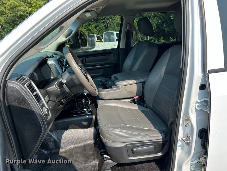 image for item EK3007 2014 Dodge  Ram 5500HD Crew Cab flatbed truck