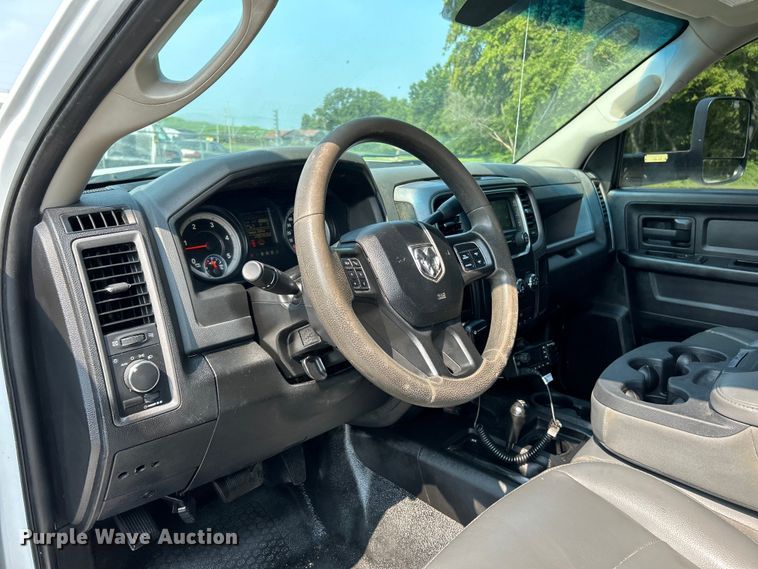 image for item EK3007 2014 Dodge  Ram 5500HD Crew Cab flatbed truck