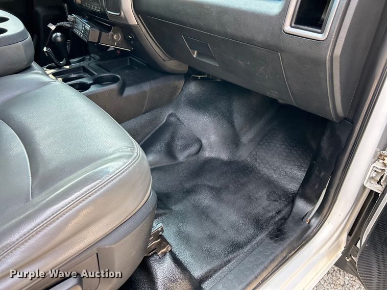 image for item EK3007 2014 Dodge  Ram 5500HD Crew Cab flatbed truck