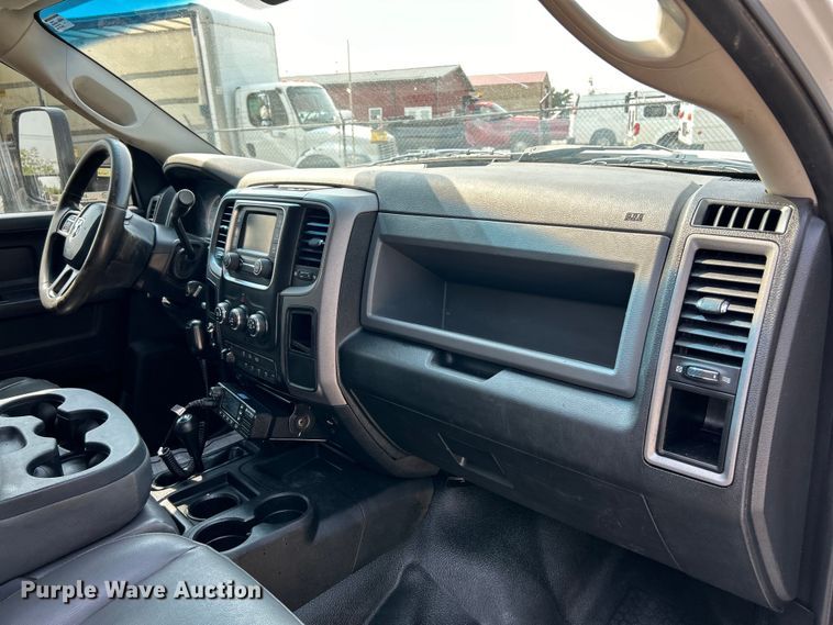 image for item EK3007 2014 Dodge  Ram 5500HD Crew Cab flatbed truck