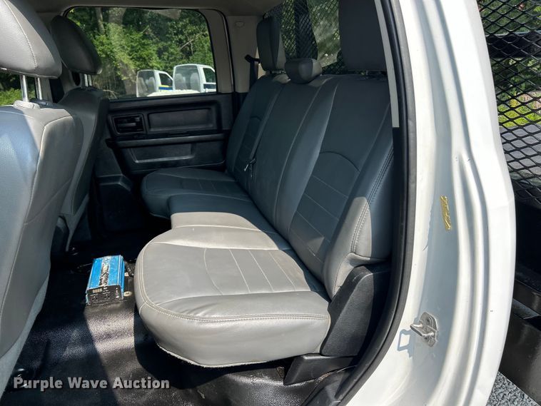 image for item EK3007 2014 Dodge  Ram 5500HD Crew Cab flatbed truck