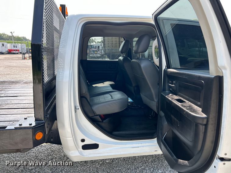 image for item EK3007 2014 Dodge  Ram 5500HD Crew Cab flatbed truck