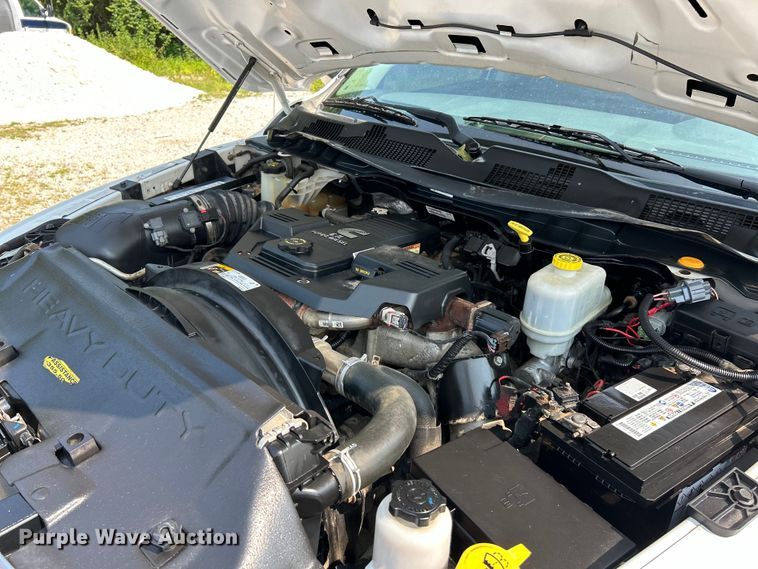 image for item EK3007 2014 Dodge  Ram 5500HD Crew Cab flatbed truck