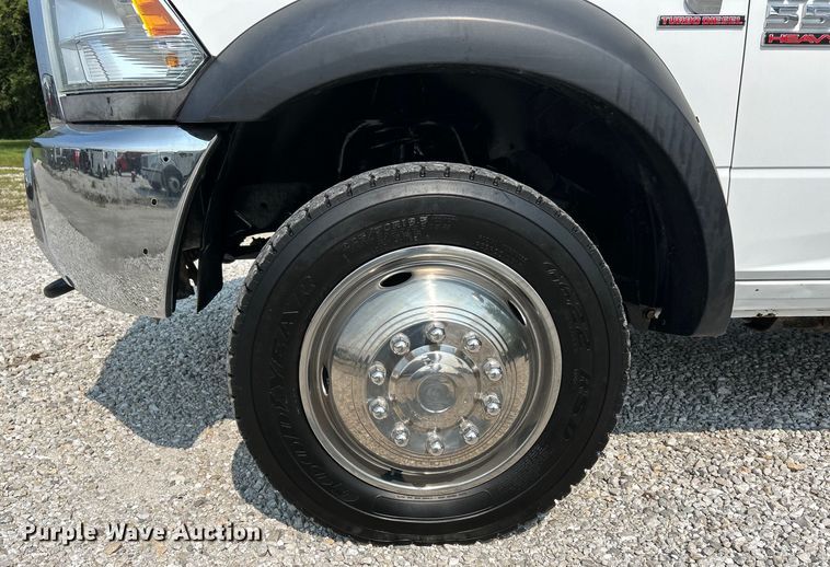 image for item EK3007 2014 Dodge  Ram 5500HD Crew Cab flatbed truck