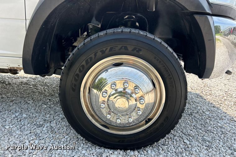 image for item EK3007 2014 Dodge  Ram 5500HD Crew Cab flatbed truck