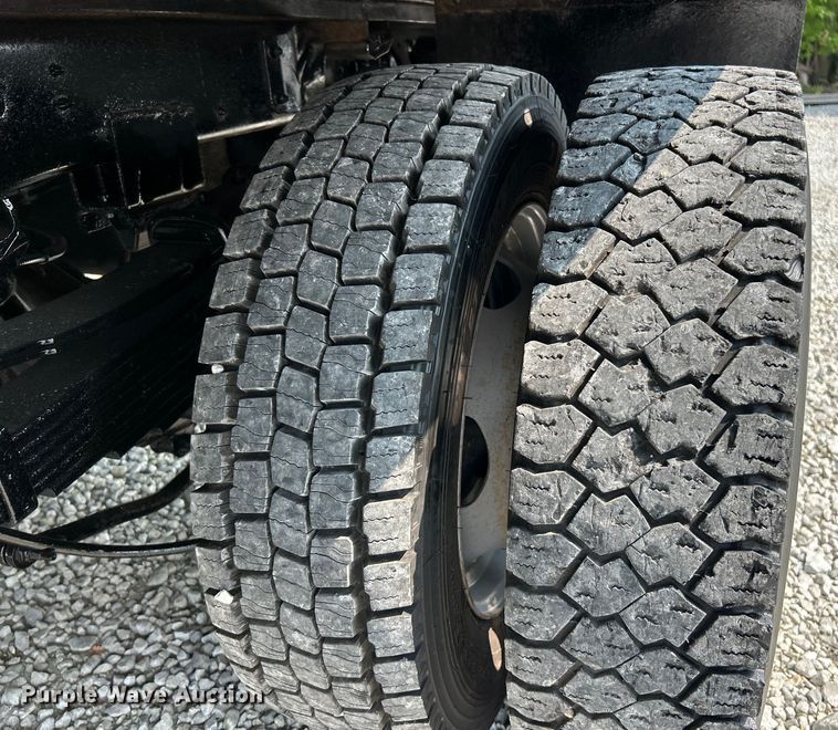 image for item EK3007 2014 Dodge  Ram 5500HD Crew Cab flatbed truck