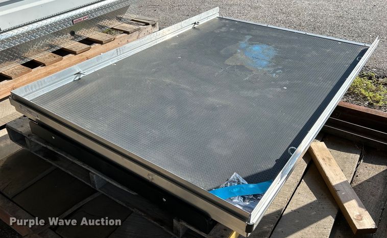 image for item EK3021 Decked CG1000 cargo sliding tray