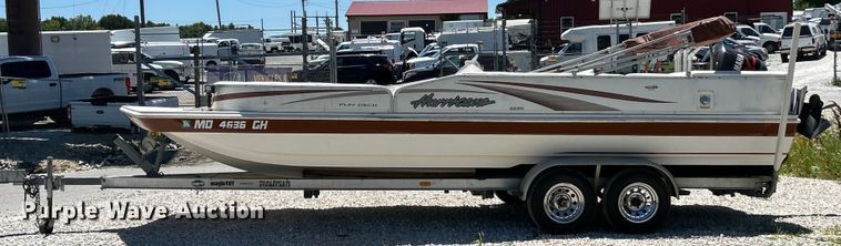 image for item EK4824 2004 Hurricane  228R boat