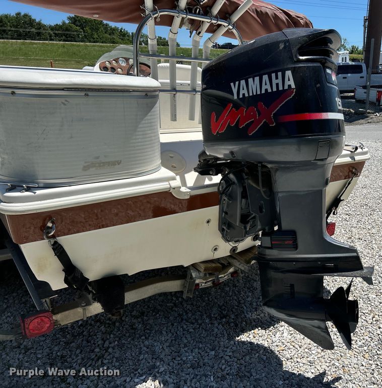 image for item EK4824 2004 Hurricane  228R boat