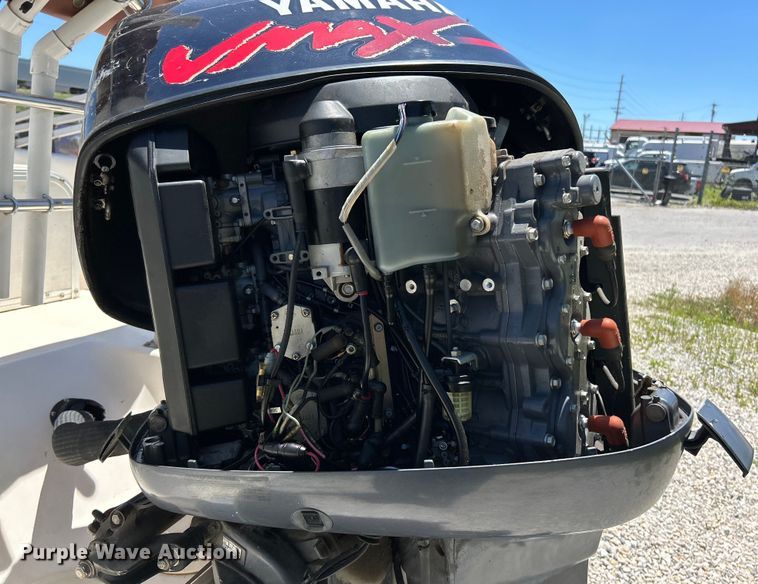 image for item EK4824 2004 Hurricane  228R boat