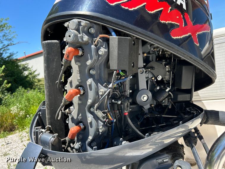 image for item EK4824 2004 Hurricane  228R boat