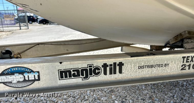 image for item EK4824 2004 Hurricane  228R boat