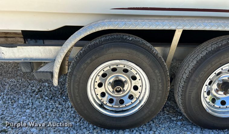 image for item EK4824 2004 Hurricane  228R boat