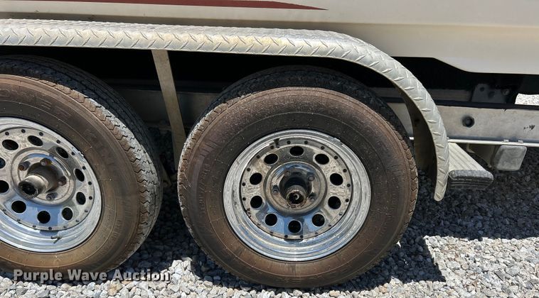 image for item EK4824 2004 Hurricane  228R boat