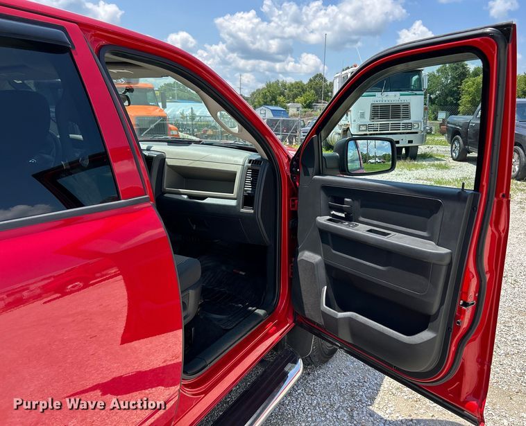 image for item EK4920 2012 Dodge  Ram 3500HD Crew Cab utility bed pickup truck