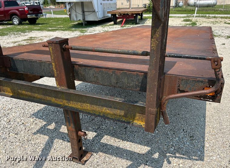 image for item EK4960 1978 Wheeler equipment trailer