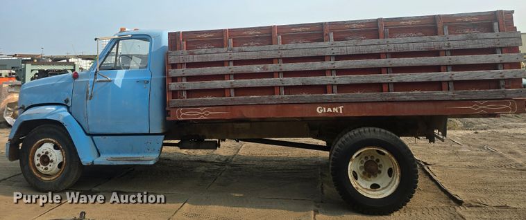 image for item EK6251 1967 GMC grain truck