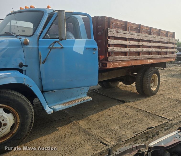 image for item EK6251 1967 GMC grain truck