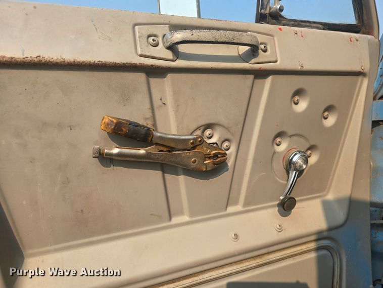 image for item EK6251 1967 GMC grain truck