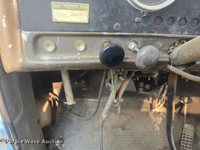 image for item EK6251 1967 GMC grain truck