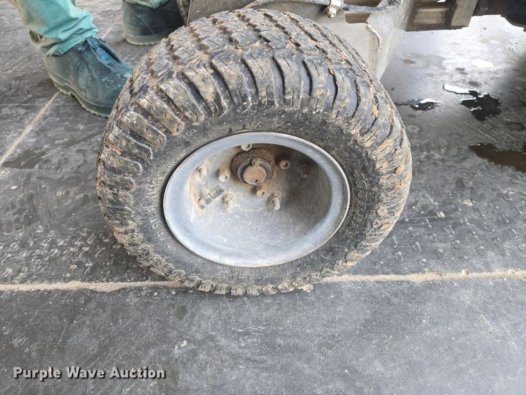 image for item EK6264 Permagreen  Triumph spreader