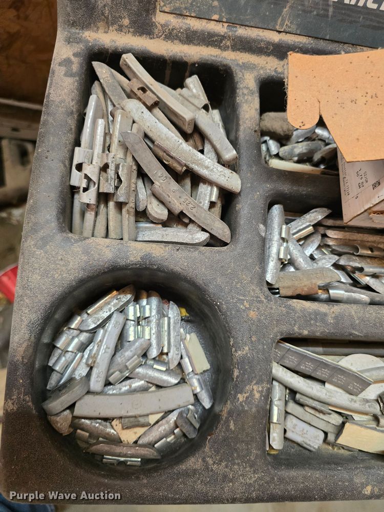 image for item EK6265 Precision  G1-100 wheel balancer