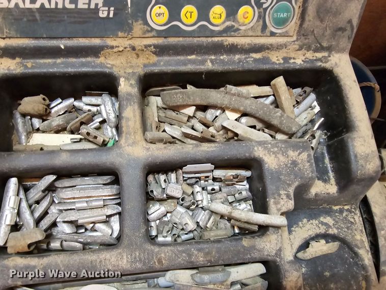 image for item EK6265 Precision  G1-100 wheel balancer