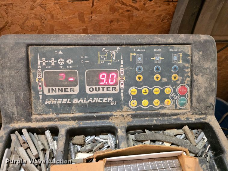 image for item EK6265 Precision  G1-100 wheel balancer