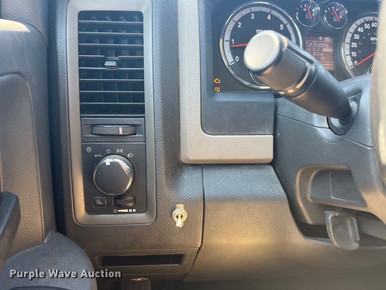 image for item EK8807 2011 Dodge Ram 2500 Crew Cab pickup truck