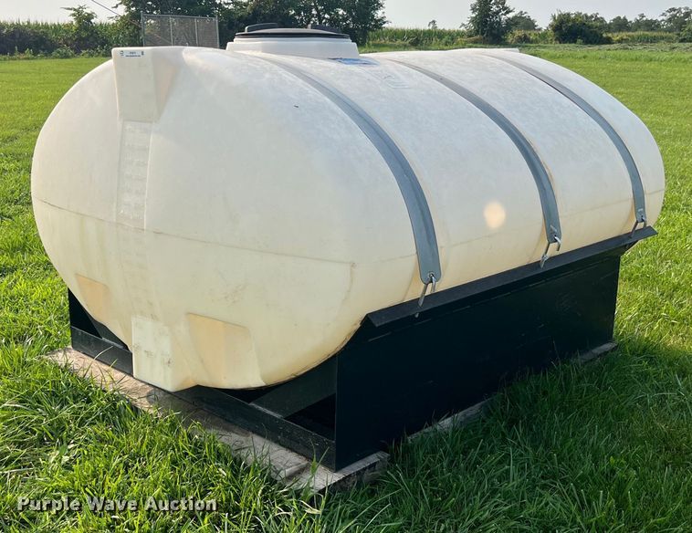 image for item EK8810 Poly tank